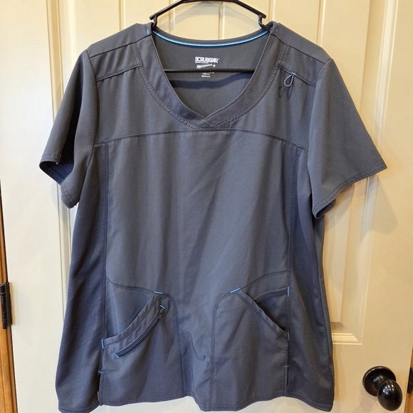 Scrubstar Tops - ‼️3/$30‼️Scrubstar Performance Scrub Top Large Gray Zippered Pocket V Neck